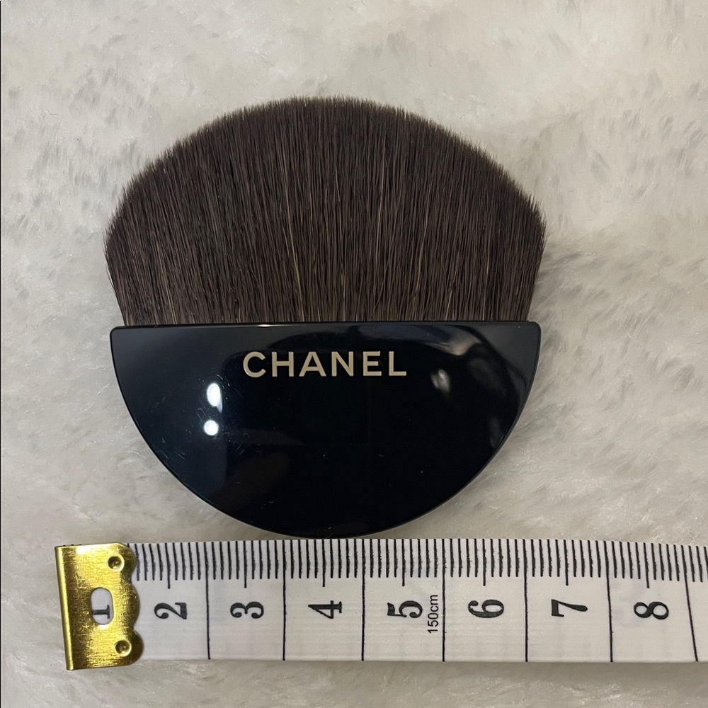 CHANEL Half-Moon Blush Brush | Mini Travel Size
